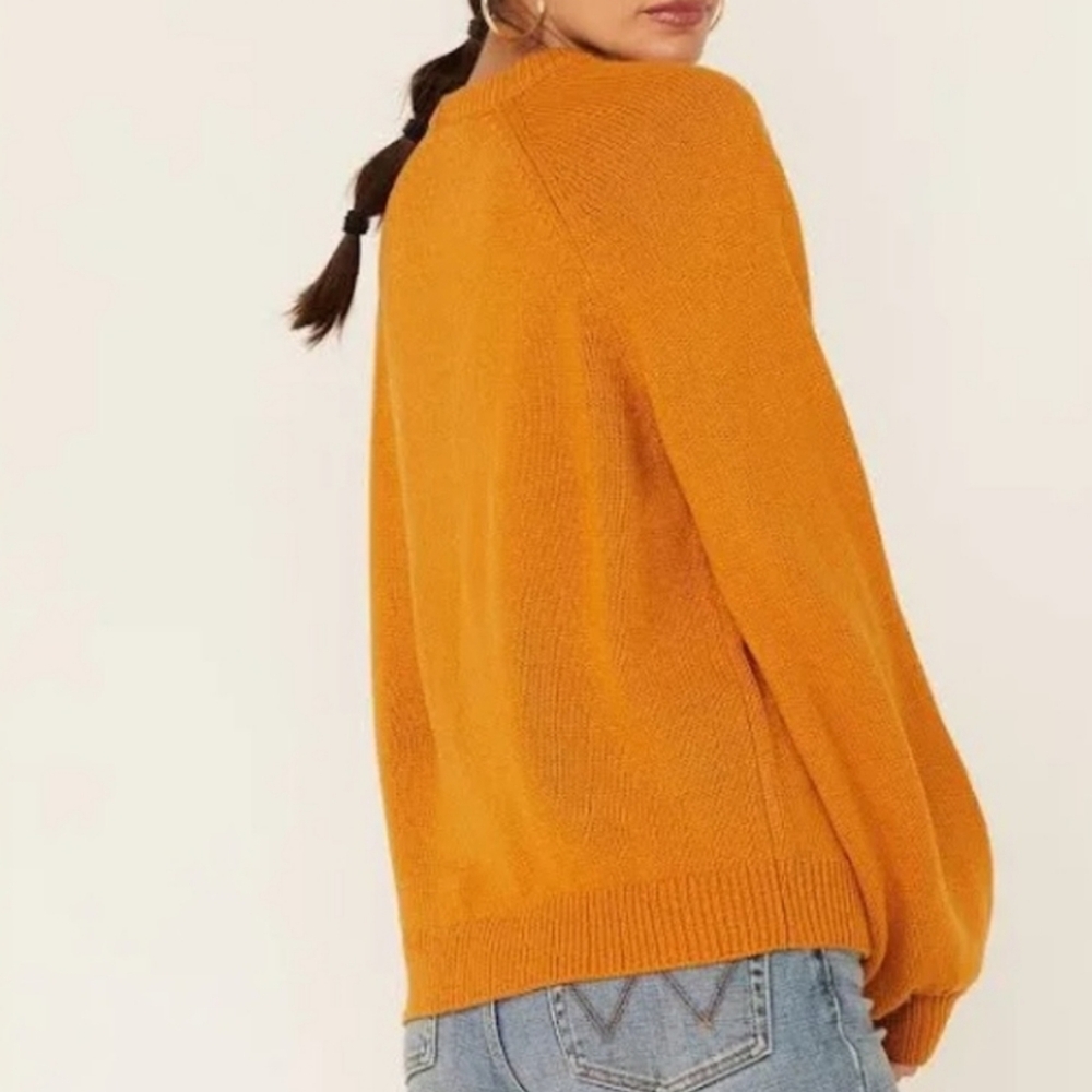 Wrangler Mustard Horseshoe Crewneck Sweater - Women - Picture 8 of 9